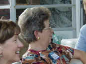 reneecathy.jpg (60799 bytes)